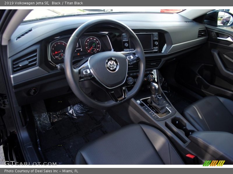 Black / Titan Black 2019 Volkswagen Jetta SE