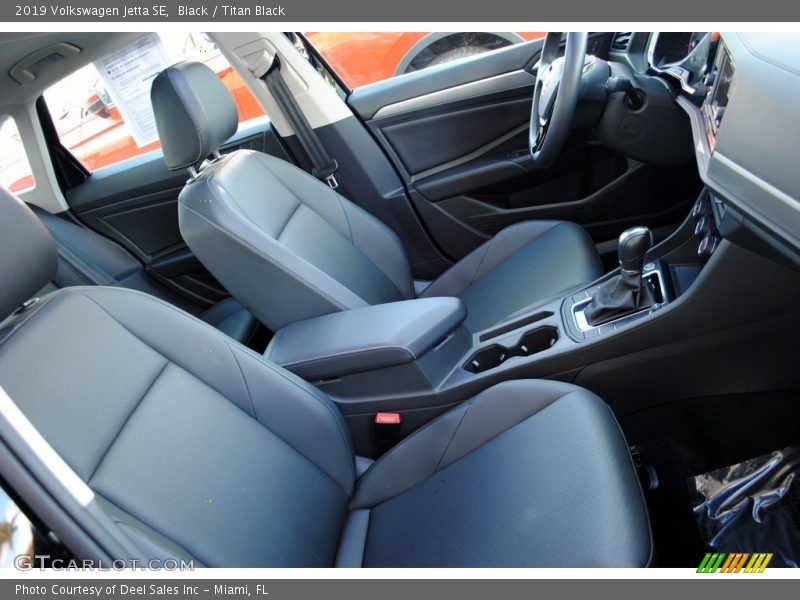 Black / Titan Black 2019 Volkswagen Jetta SE