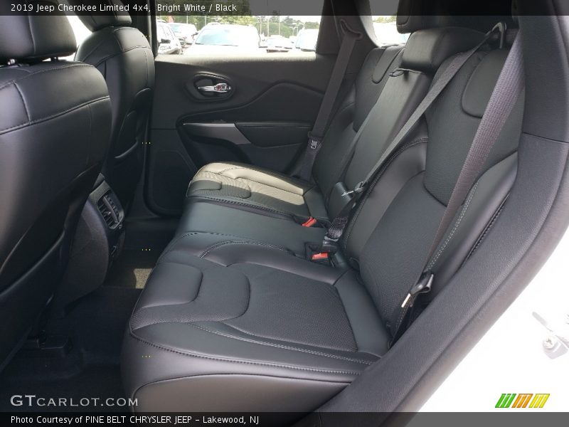 Bright White / Black 2019 Jeep Cherokee Limited 4x4