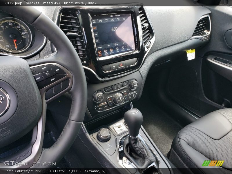 Bright White / Black 2019 Jeep Cherokee Limited 4x4