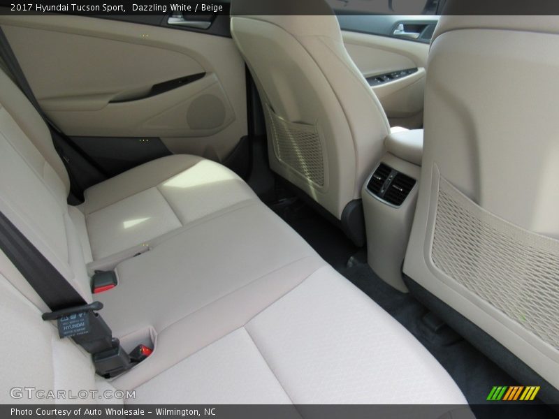 Dazzling White / Beige 2017 Hyundai Tucson Sport