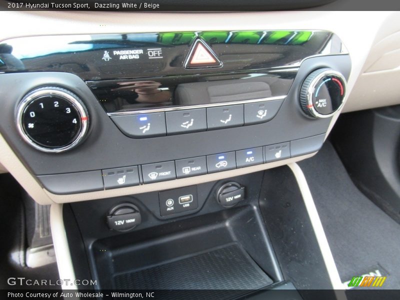 Dazzling White / Beige 2017 Hyundai Tucson Sport