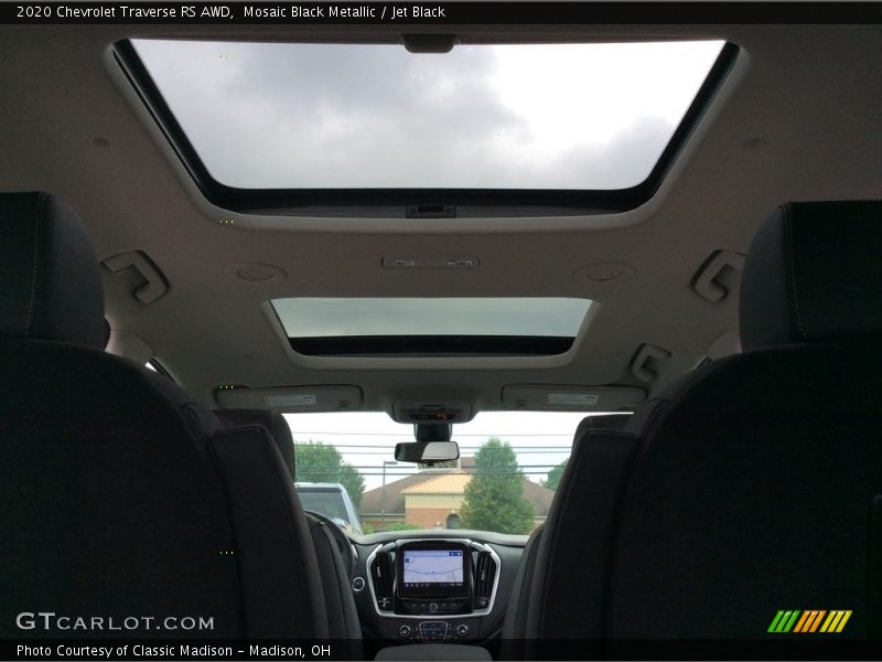 Mosaic Black Metallic / Jet Black 2020 Chevrolet Traverse RS AWD