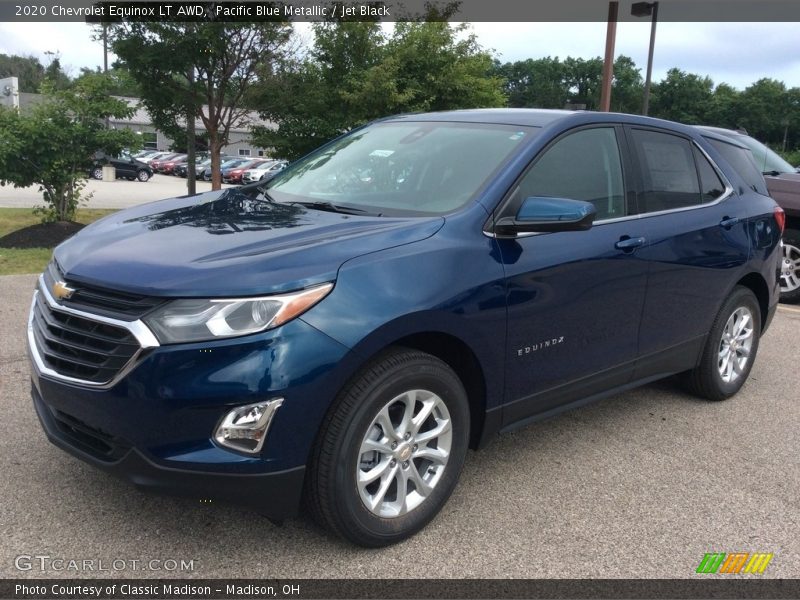 Front 3/4 View of 2020 Equinox LT AWD