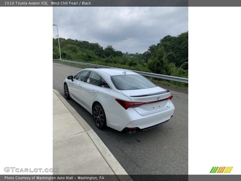 Wind Chill Pearl / Black 2019 Toyota Avalon XSE