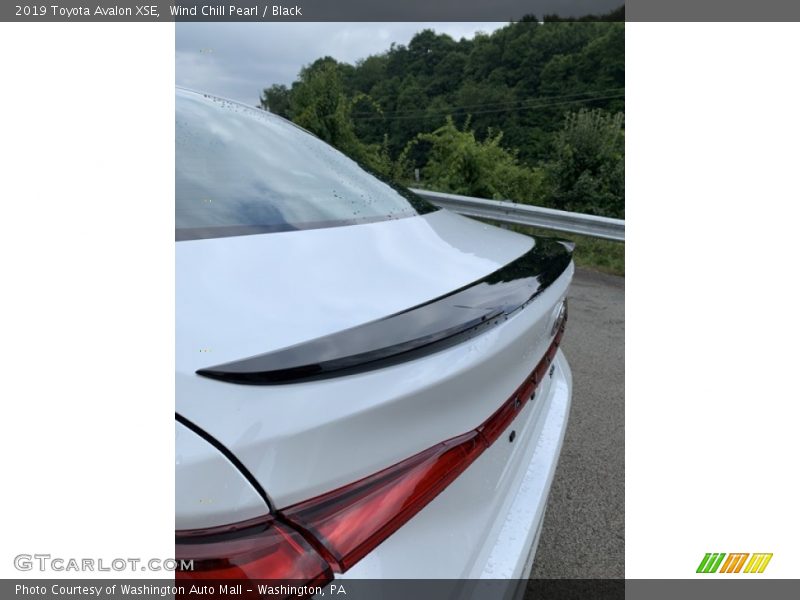Wind Chill Pearl / Black 2019 Toyota Avalon XSE