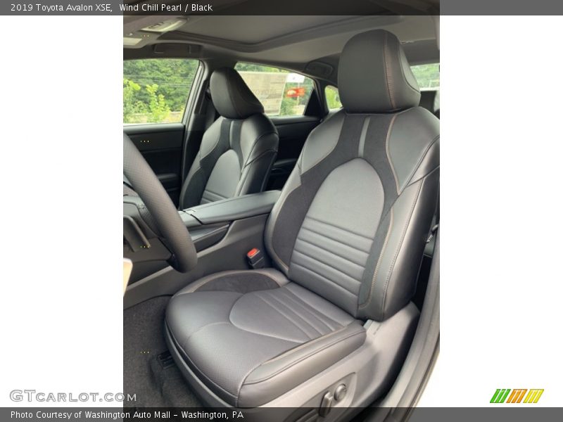 Wind Chill Pearl / Black 2019 Toyota Avalon XSE