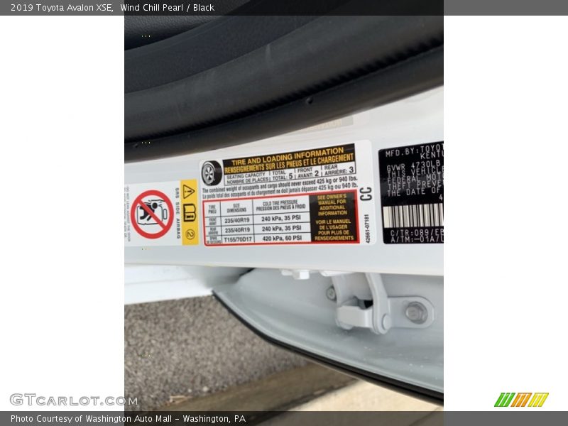 Wind Chill Pearl / Black 2019 Toyota Avalon XSE