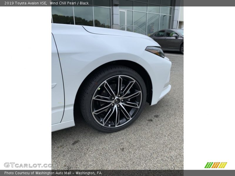 Wind Chill Pearl / Black 2019 Toyota Avalon XSE