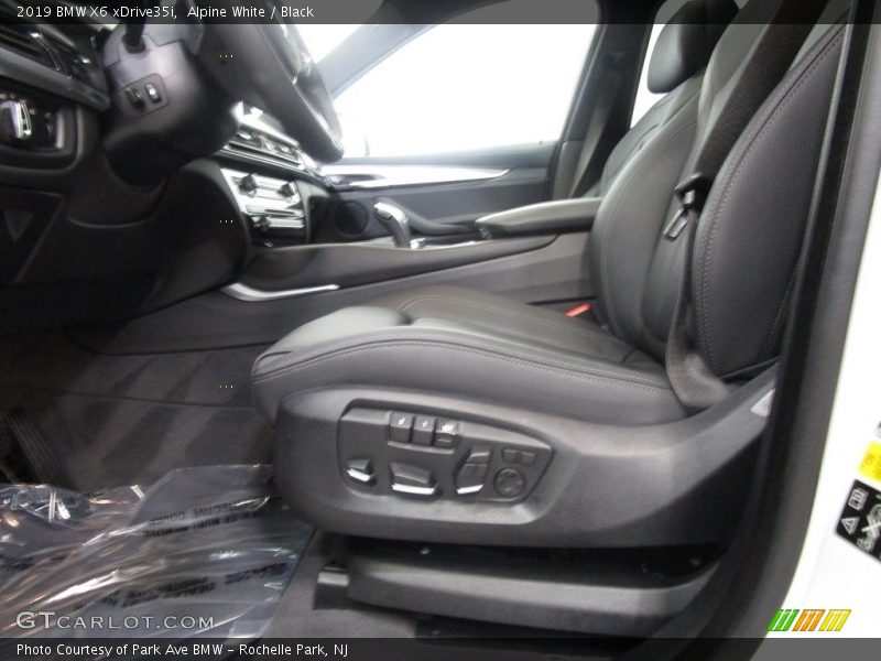 Alpine White / Black 2019 BMW X6 xDrive35i