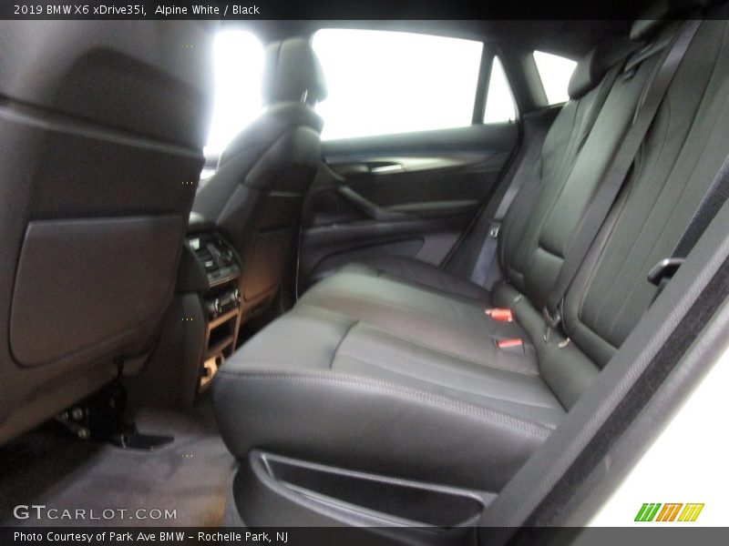 Alpine White / Black 2019 BMW X6 xDrive35i