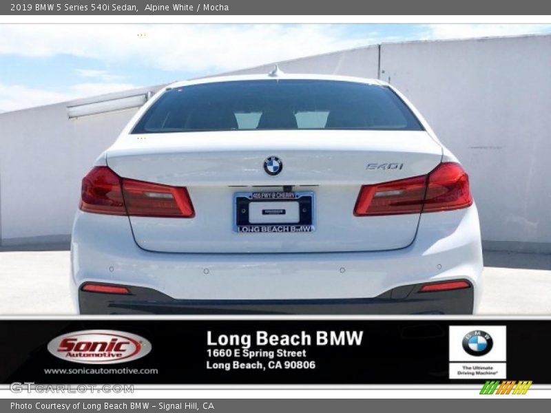 Alpine White / Mocha 2019 BMW 5 Series 540i Sedan