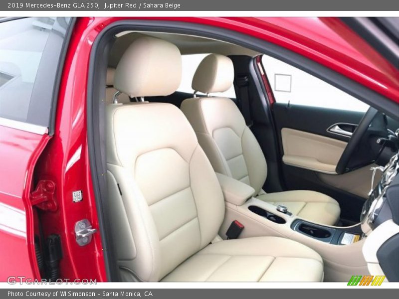 Jupiter Red / Sahara Beige 2019 Mercedes-Benz GLA 250