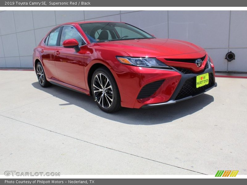 Supersonic Red / Black 2019 Toyota Camry SE