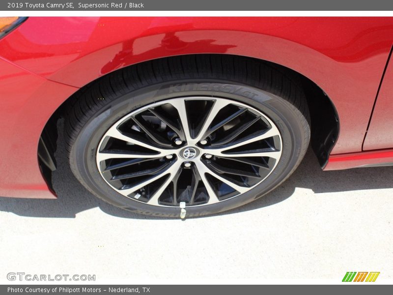 Supersonic Red / Black 2019 Toyota Camry SE