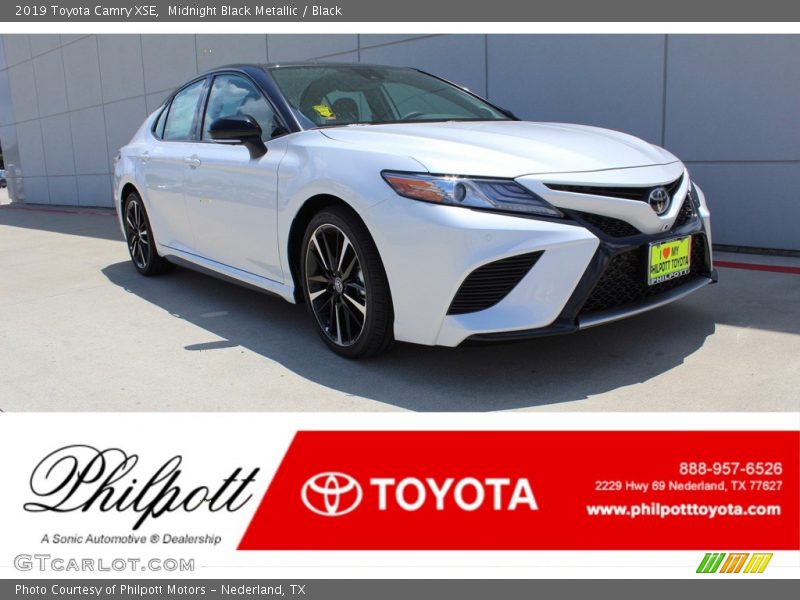 Midnight Black Metallic / Black 2019 Toyota Camry XSE