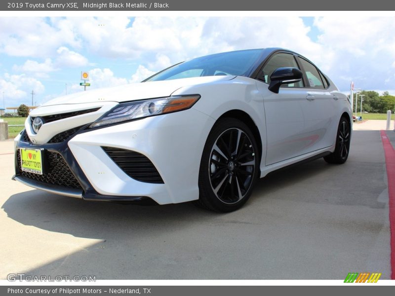 Midnight Black Metallic / Black 2019 Toyota Camry XSE