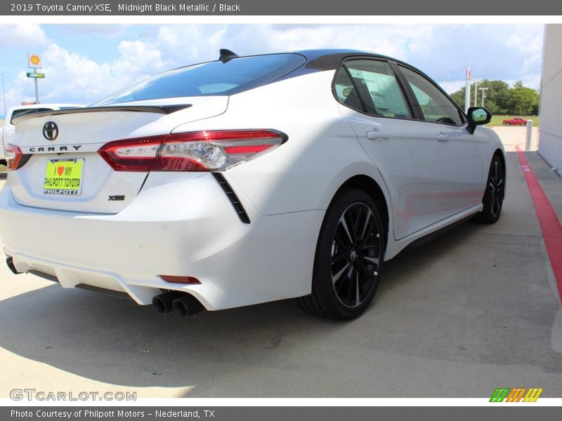 Midnight Black Metallic / Black 2019 Toyota Camry XSE