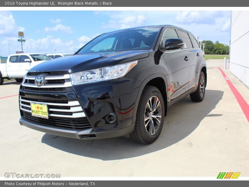 Midnight Black Metallic / Black 2019 Toyota Highlander LE