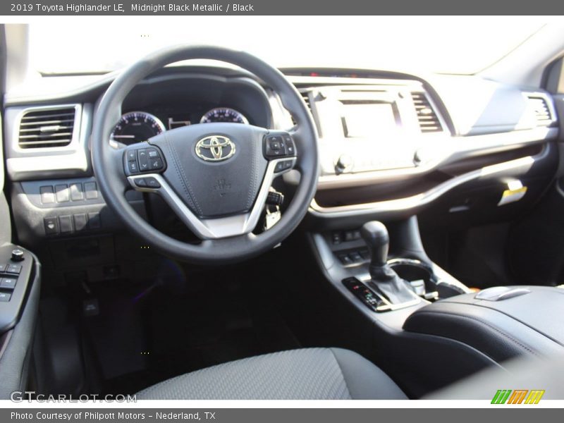 Midnight Black Metallic / Black 2019 Toyota Highlander LE