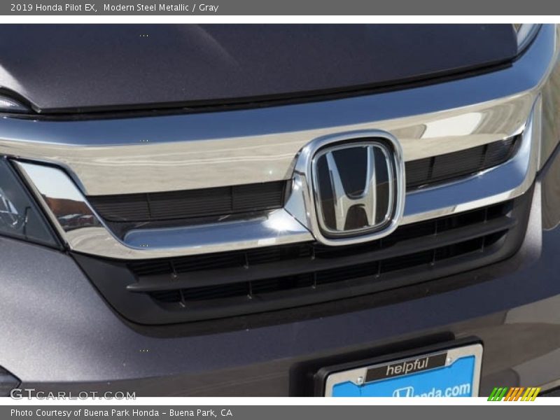 Modern Steel Metallic / Gray 2019 Honda Pilot EX