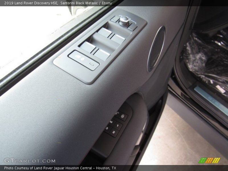 Santorini Black Metallic / Ebony 2019 Land Rover Discovery HSE