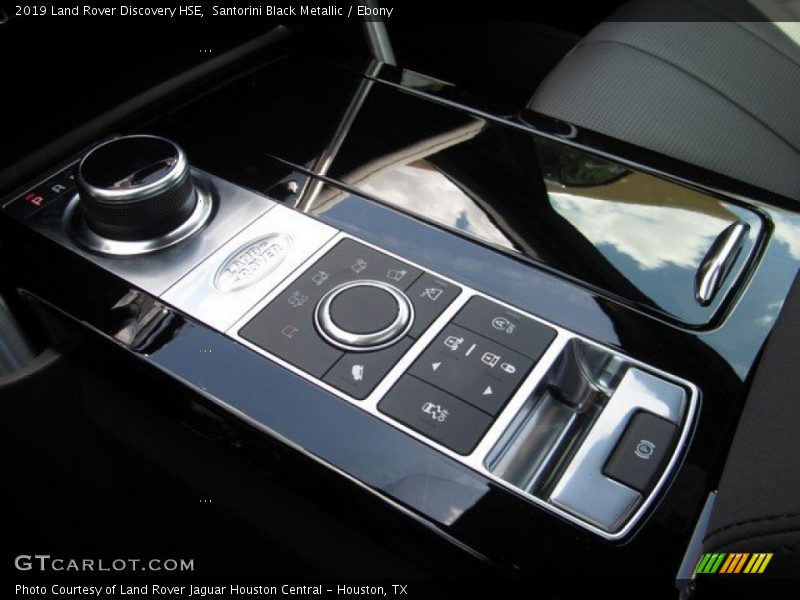 Santorini Black Metallic / Ebony 2019 Land Rover Discovery HSE
