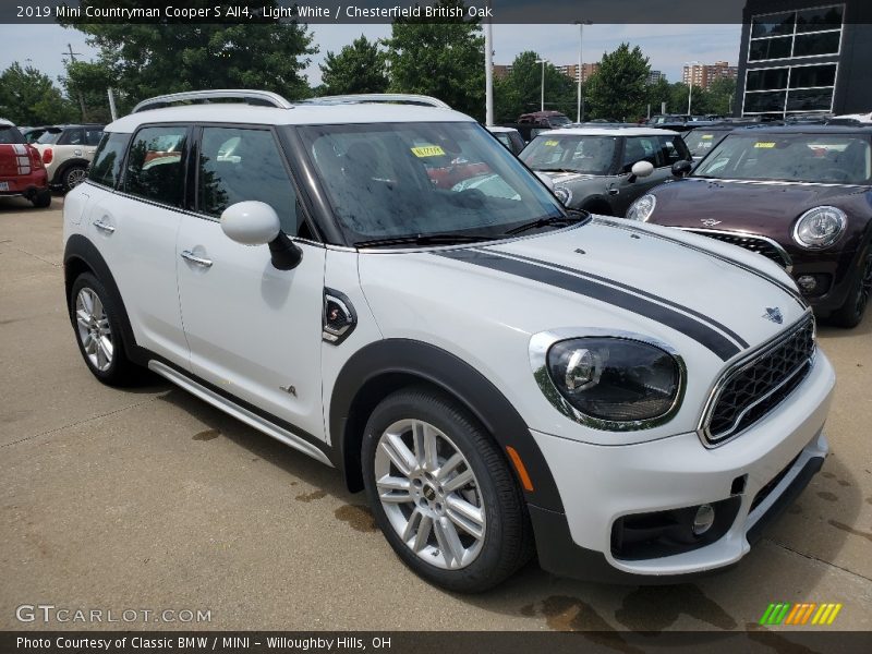 Light White / Chesterfield British Oak 2019 Mini Countryman Cooper S All4