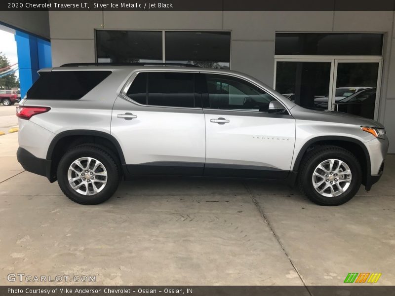 Silver Ice Metallic / Jet Black 2020 Chevrolet Traverse LT