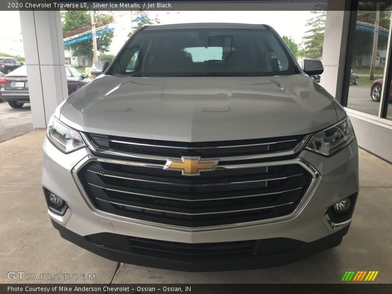 Silver Ice Metallic / Jet Black 2020 Chevrolet Traverse LT