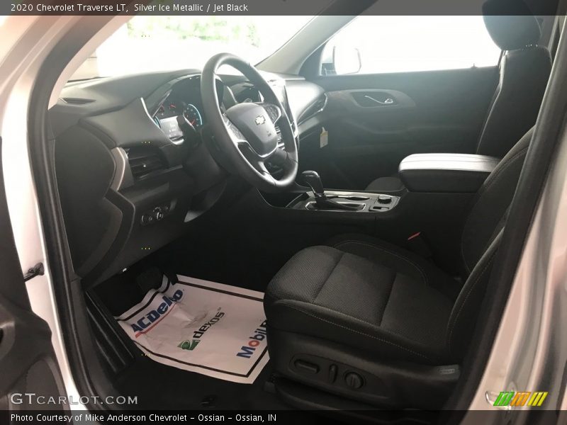 Silver Ice Metallic / Jet Black 2020 Chevrolet Traverse LT