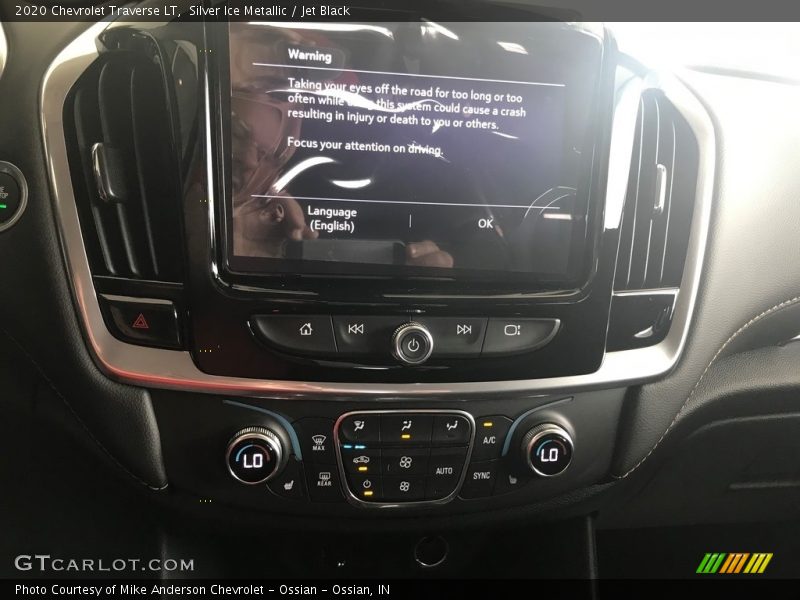 Silver Ice Metallic / Jet Black 2020 Chevrolet Traverse LT