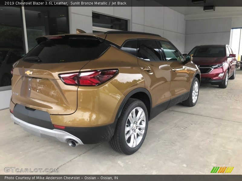 Sunlit Bronze Metallic / Jet Black 2019 Chevrolet Blazer 3.6L Leather