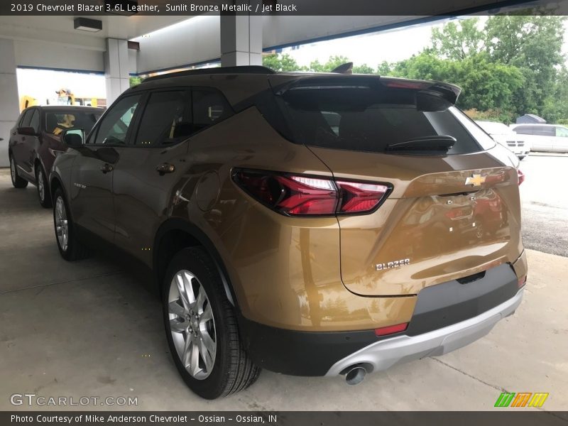 Sunlit Bronze Metallic / Jet Black 2019 Chevrolet Blazer 3.6L Leather