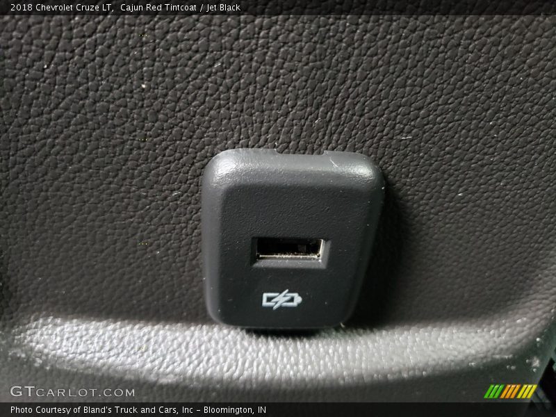 Cajun Red Tintcoat / Jet Black 2018 Chevrolet Cruze LT