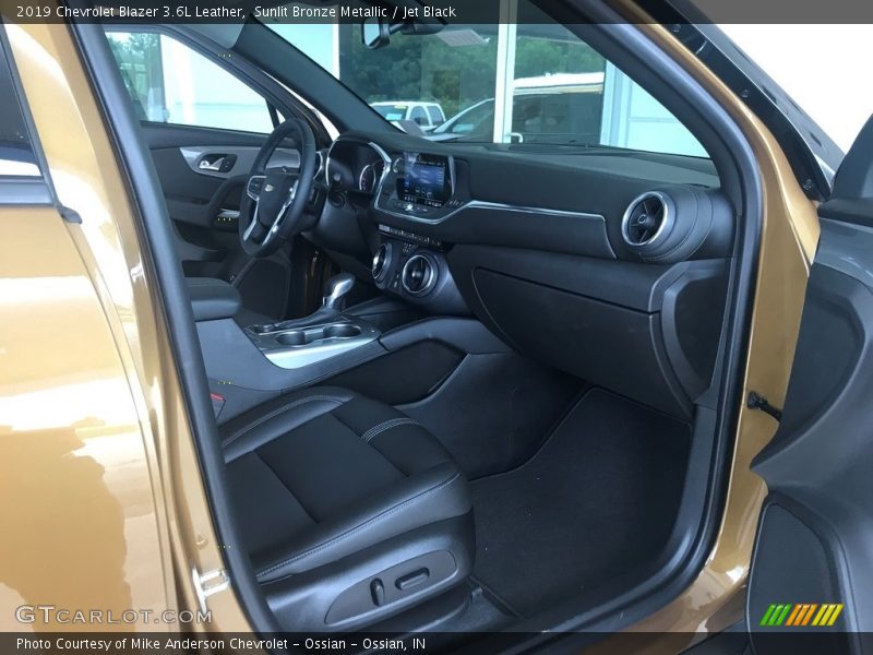 Sunlit Bronze Metallic / Jet Black 2019 Chevrolet Blazer 3.6L Leather