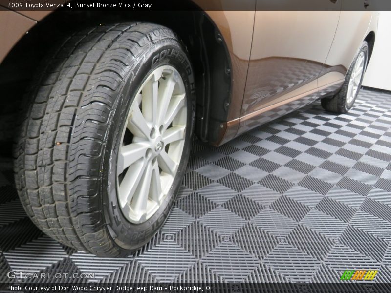 Sunset Bronze Mica / Gray 2009 Toyota Venza I4