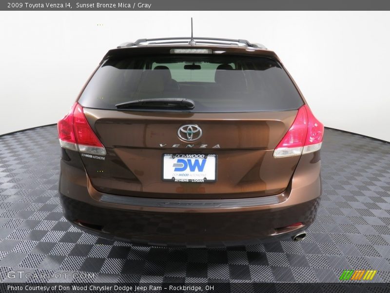 Sunset Bronze Mica / Gray 2009 Toyota Venza I4