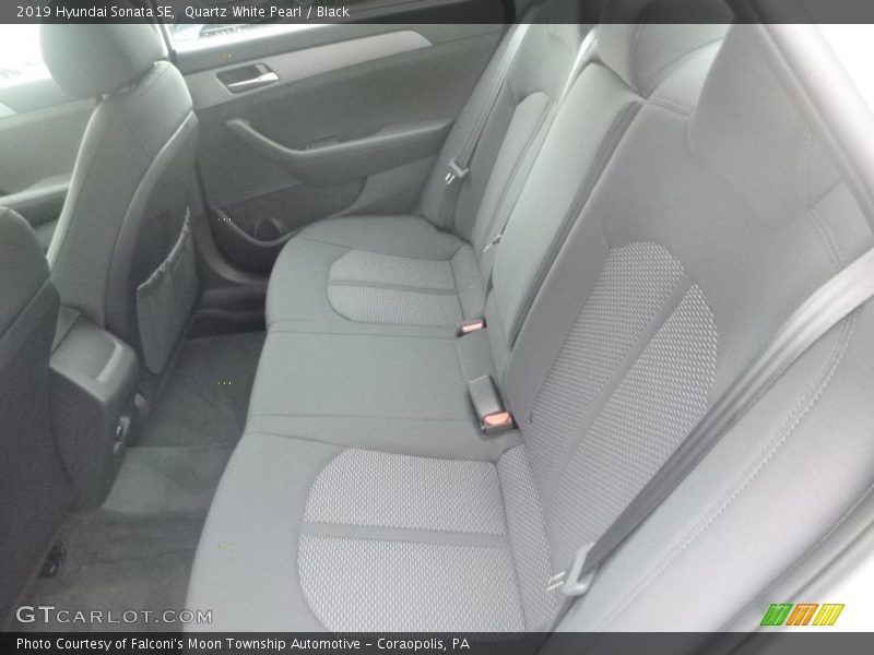 Quartz White Pearl / Black 2019 Hyundai Sonata SE