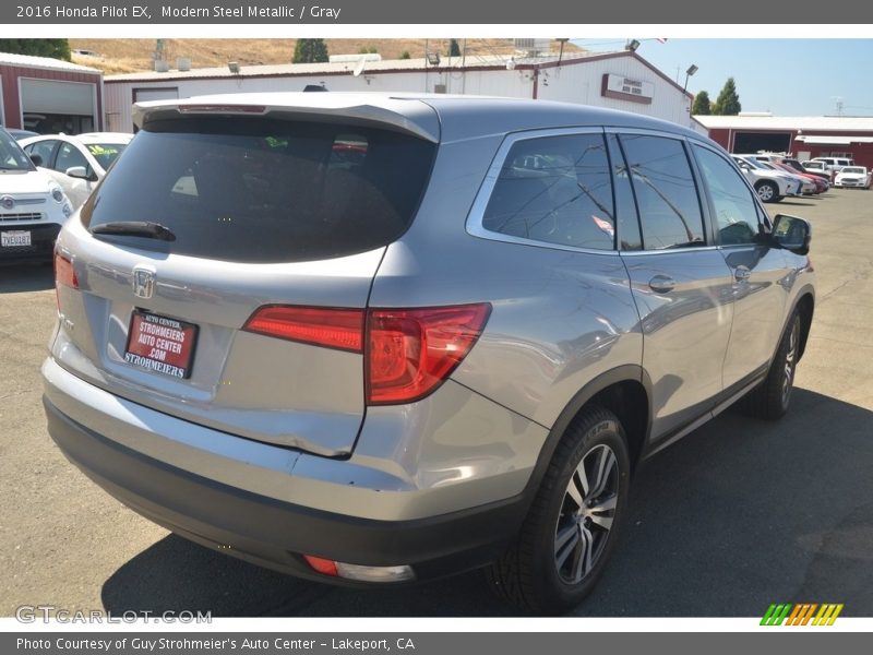 Modern Steel Metallic / Gray 2016 Honda Pilot EX