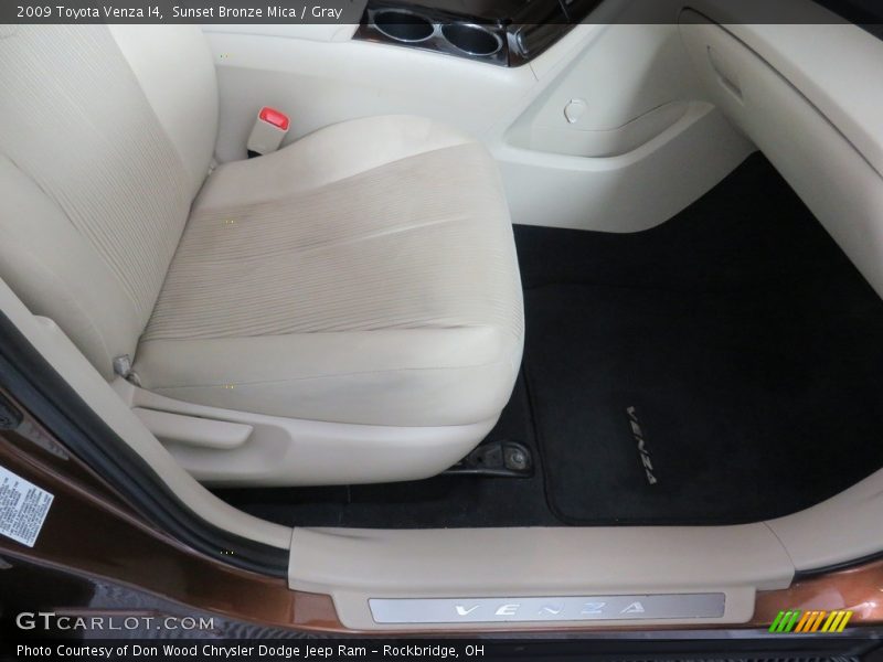 Sunset Bronze Mica / Gray 2009 Toyota Venza I4
