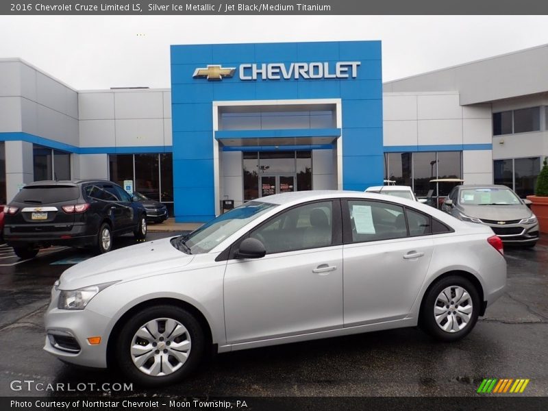Silver Ice Metallic / Jet Black/Medium Titanium 2016 Chevrolet Cruze Limited LS