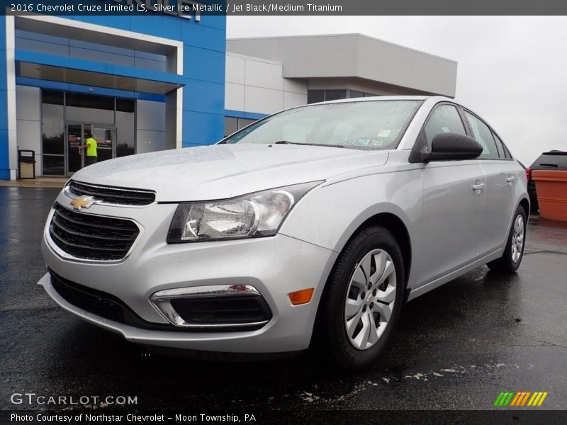 Silver Ice Metallic / Jet Black/Medium Titanium 2016 Chevrolet Cruze Limited LS