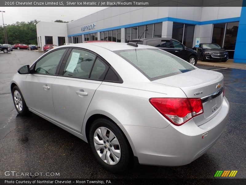 Silver Ice Metallic / Jet Black/Medium Titanium 2016 Chevrolet Cruze Limited LS