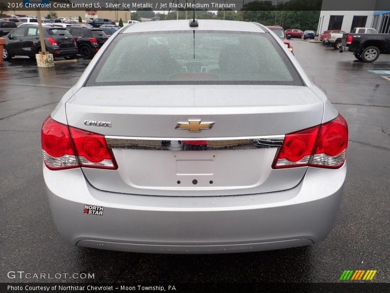Silver Ice Metallic / Jet Black/Medium Titanium 2016 Chevrolet Cruze Limited LS