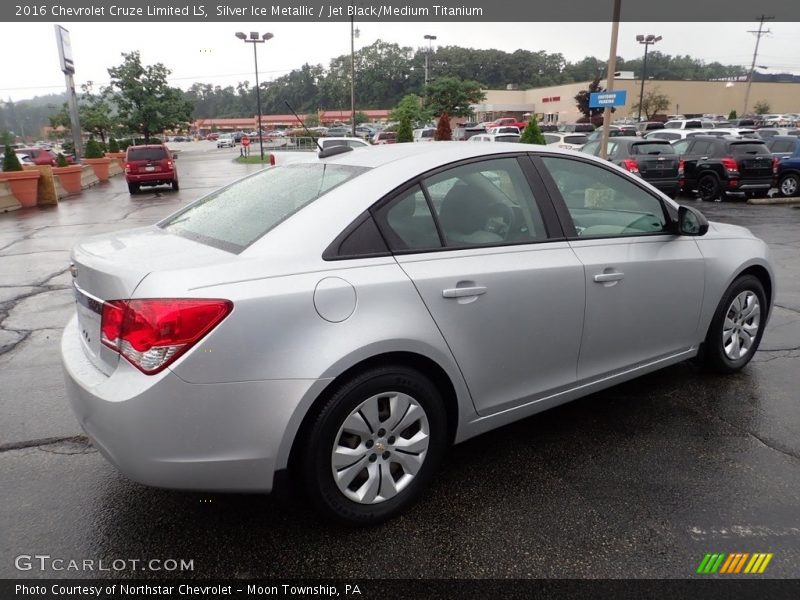 Silver Ice Metallic / Jet Black/Medium Titanium 2016 Chevrolet Cruze Limited LS