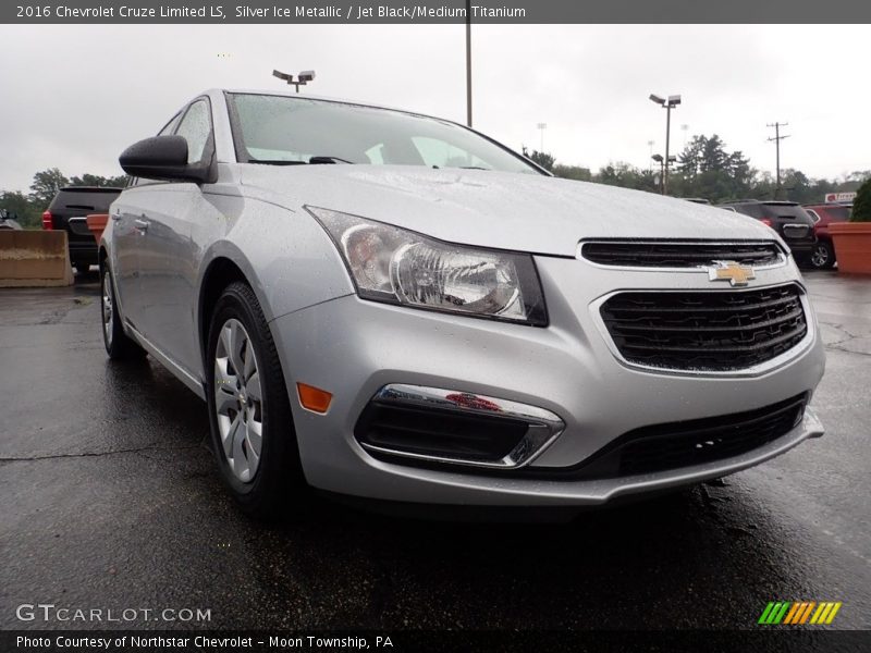 Silver Ice Metallic / Jet Black/Medium Titanium 2016 Chevrolet Cruze Limited LS