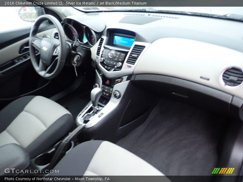 Silver Ice Metallic / Jet Black/Medium Titanium 2016 Chevrolet Cruze Limited LS