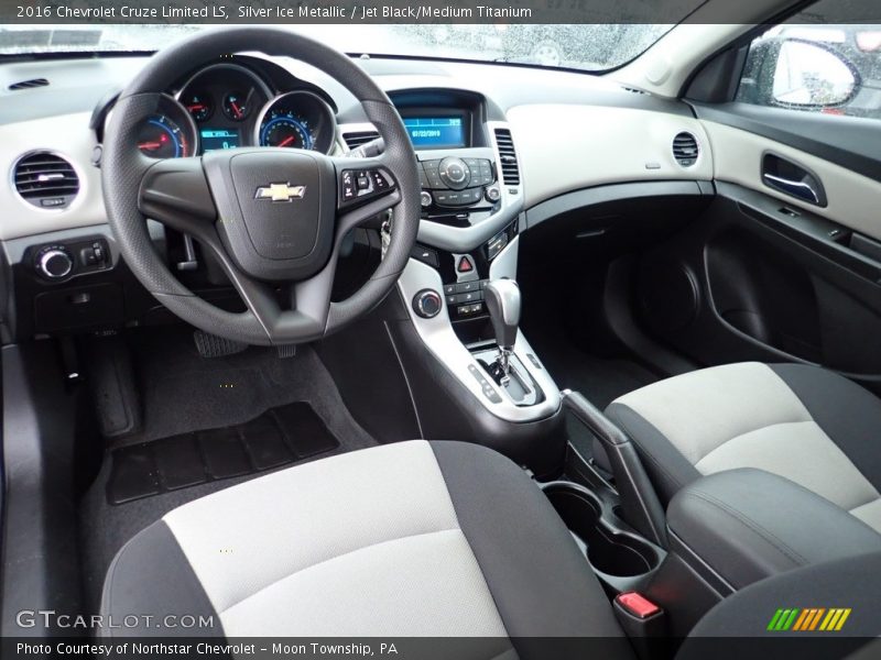 Silver Ice Metallic / Jet Black/Medium Titanium 2016 Chevrolet Cruze Limited LS