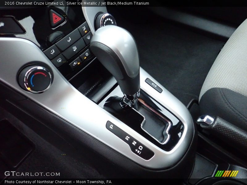 Silver Ice Metallic / Jet Black/Medium Titanium 2016 Chevrolet Cruze Limited LS